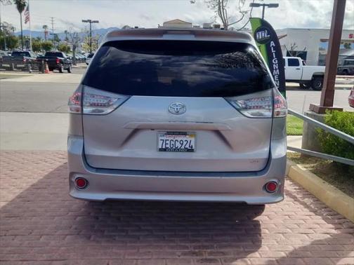 2014 Toyota Sienna SE
