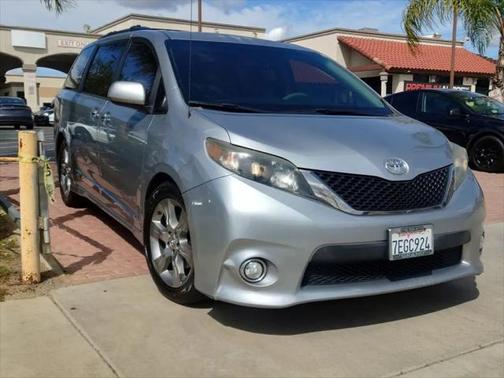 2014 Toyota Sienna SE