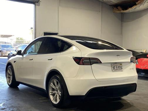 2023 Tesla Model Y Long Range Dual Motor All-Wheel Drive
