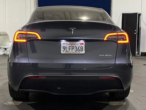 2023 Tesla Model Y Long Range Dual Motor All-Wheel Drive