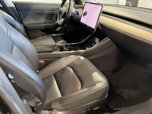 2019 Tesla Model 3 Mid Range