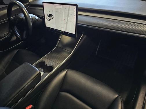white 2019 Tesla Model 3 Standard Range