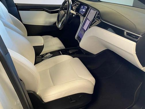 2017 Tesla Model X 90D