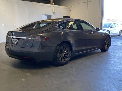 2018 Tesla Model S 75D