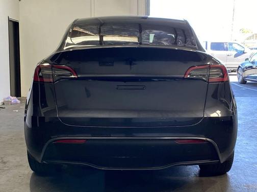 2024 Tesla Model Y Long Range Dual Motor All-Wheel Drive
