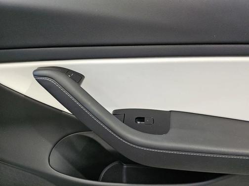 Pearl White Multi-Coat 2020 Tesla Model 3 Standard Range