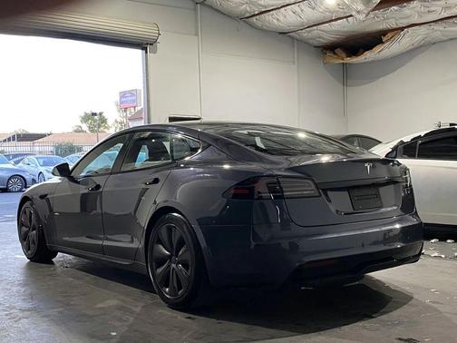2022 Tesla Model S Base