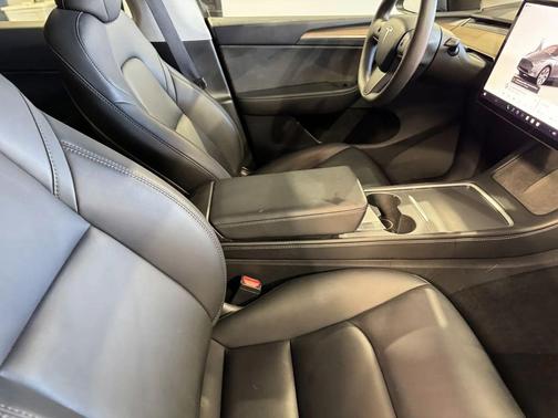 2023 Tesla Model Y RWD