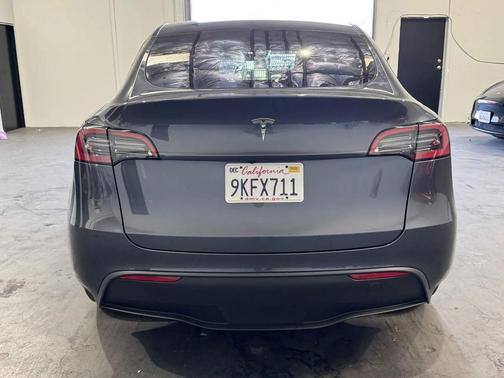 2023 Tesla Model Y RWD