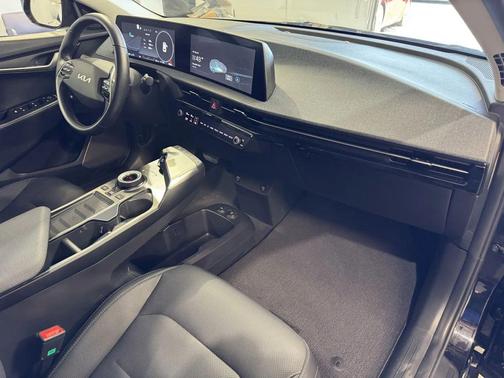Aurora Black Pearl 2023 Kia EV6 Wind