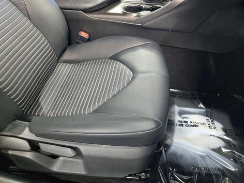 Ice Cap 2023 Toyota Camry SE