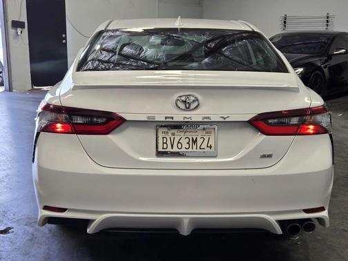 Ice Cap 2023 Toyota Camry SE