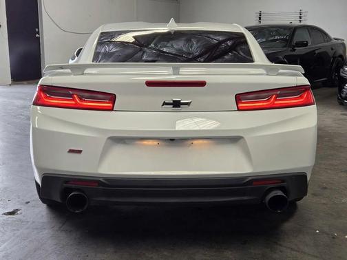 Summit White 2017 Chevrolet Camaro 1SS