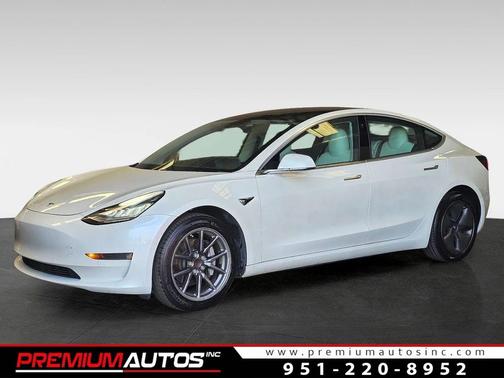 Pearl White Multi-Coat 2019 Tesla Model 3 Standard Range