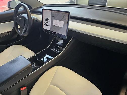 Pearl White Multi-Coat 2019 Tesla Model 3 Standard Range