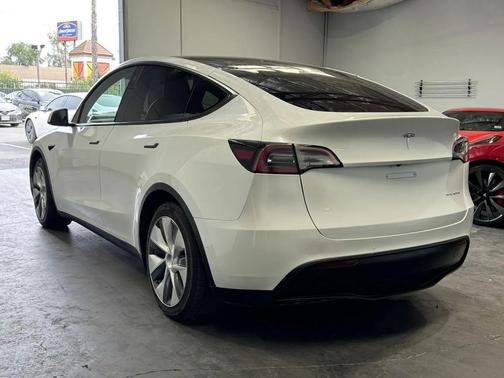 2021 Tesla Model Y Long Range Dual Motor All-Wheel Drive
