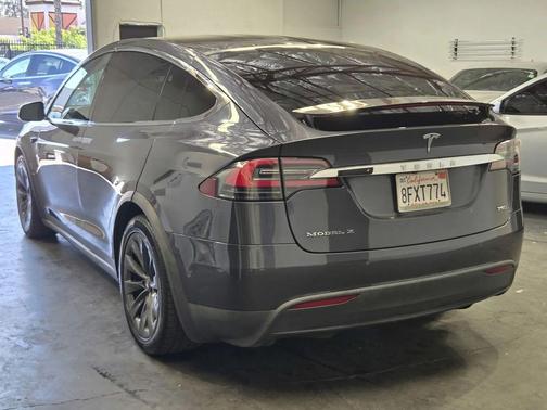 Midnight Silver Metallic 2017 Tesla Model X