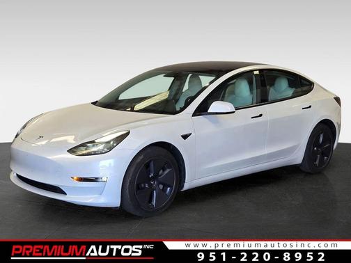 Pearl White Multi-Coat 2023 Tesla Model 3 Standard Range