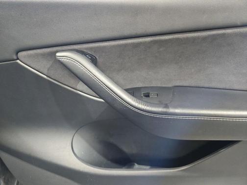 Midnight Silver Metallic 2022 Tesla Model Y Long Range Dual Motor All-Wheel Drive