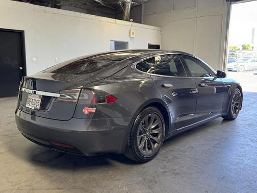 2018 Tesla Model S 75D