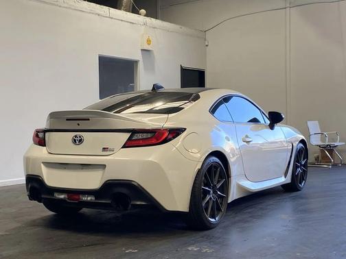 2023 Toyota GR86 Premium