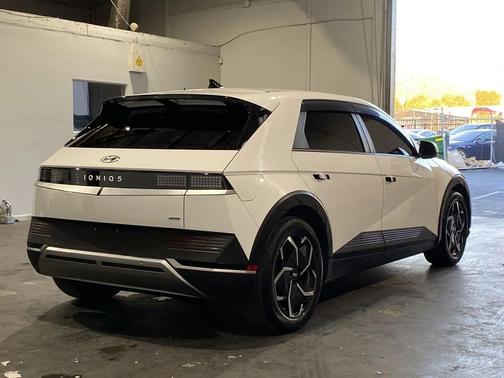 2022 Hyundai IONIQ 5 SE