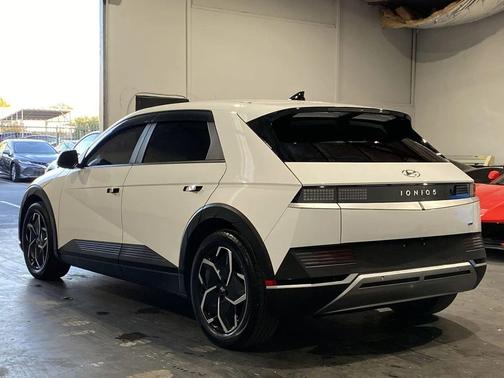 2022 Hyundai IONIQ 5 SE