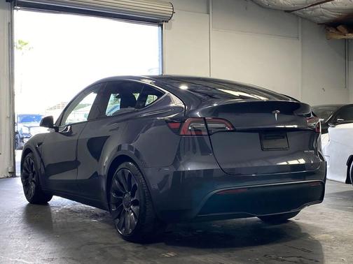 2022 Tesla Model Y Performance Dual Motor All-Wheel Drive