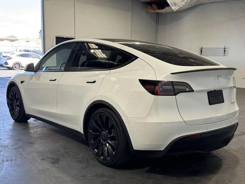 2022 Tesla Model Y Performance Dual Motor All-Wheel Drive