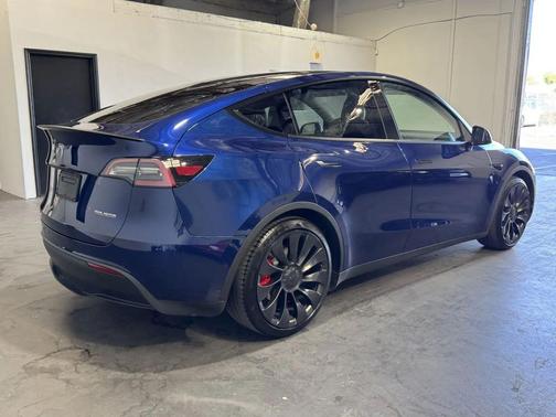 2022 Tesla Model Y Performance Dual Motor All-Wheel Drive