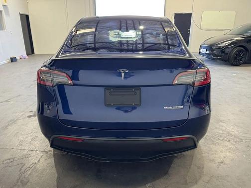 2022 Tesla Model Y Performance Dual Motor All-Wheel Drive