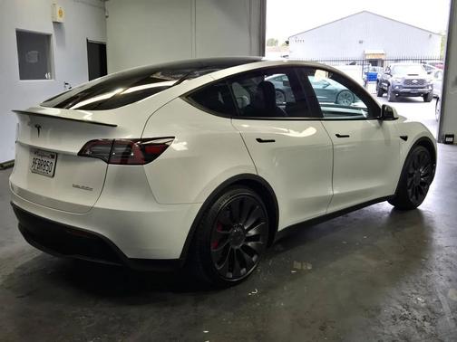 White 2023 Tesla Model Y Performance Dual Motor All-Wheel Drive