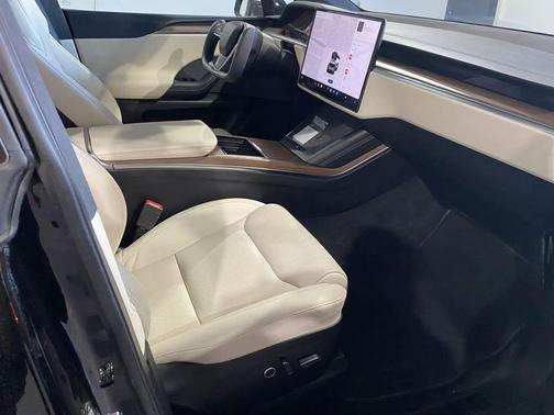 2022 Tesla Model X Base