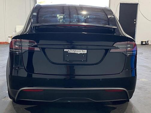2022 Tesla Model X Base