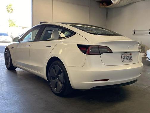 2023 Tesla Model 3 Standard Range