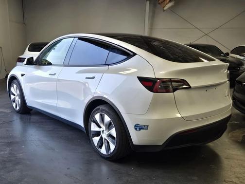 white 2020 Tesla Model Y Long Range Dual Motor All-Wheel Drive