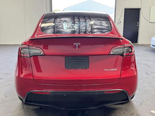 2022 Tesla Model Y Performance Dual Motor All-Wheel Drive