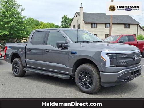 2025 Ford F-150 Lightning XLT