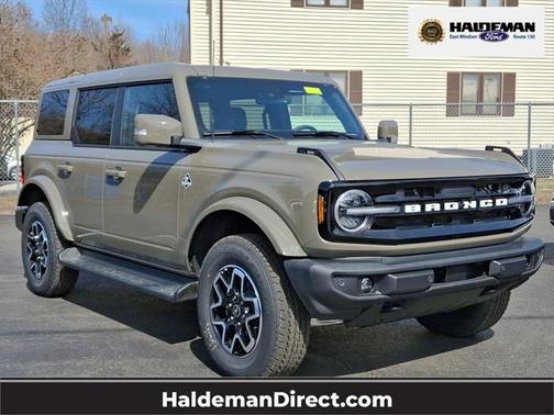 2025 Ford Bronco Outer Banks