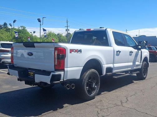OXFORD WHITE 2026 Ford F-350 XL