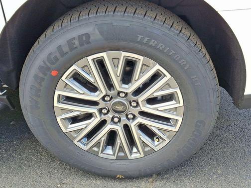 STAR WHITE MET TRI-COAT 2026 Ford Expedition Max Platinum