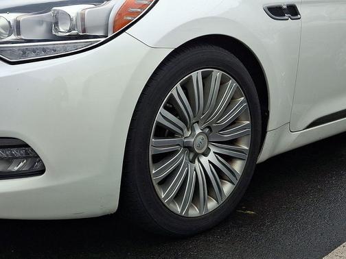 2015 Kia K900 Premium