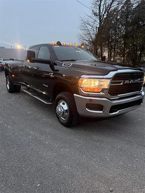 2019 RAM 3500 Big Horn Crew Cab 4x4 8' Box