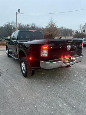 2019 RAM 3500 Big Horn Crew Cab 4x4 8' Box