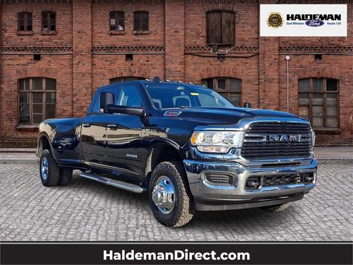 2019 RAM 3500 Big Horn Crew Cab 4x4 8' Box