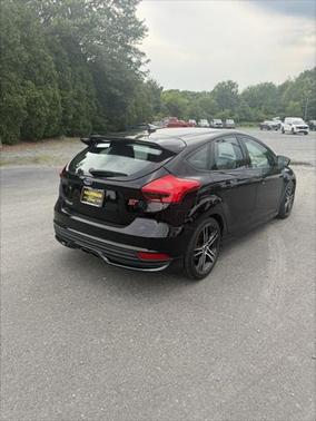 2017 Ford Focus ST ST