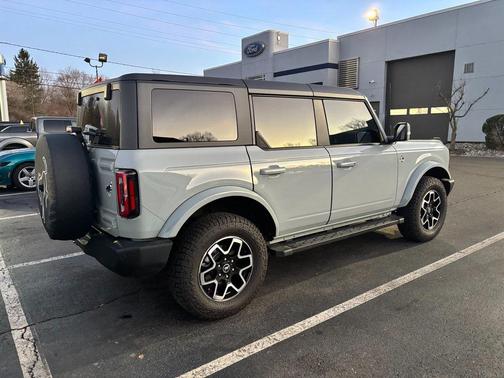 2024 Ford Bronco Outer Banks