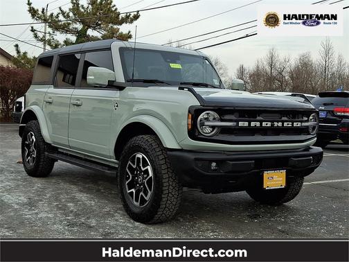 2024 Ford Bronco Outer Banks