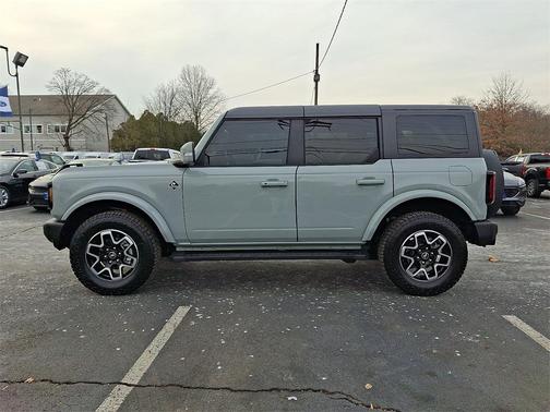 2024 Ford Bronco Outer Banks
