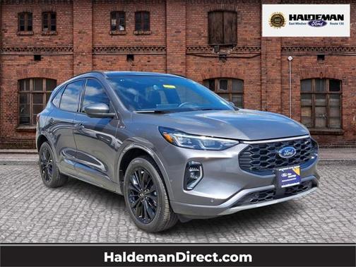 2023 Ford Escape ST-Line Elite
